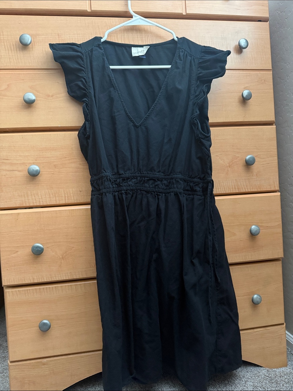 Universal Thread All Black, With Waist Tie.